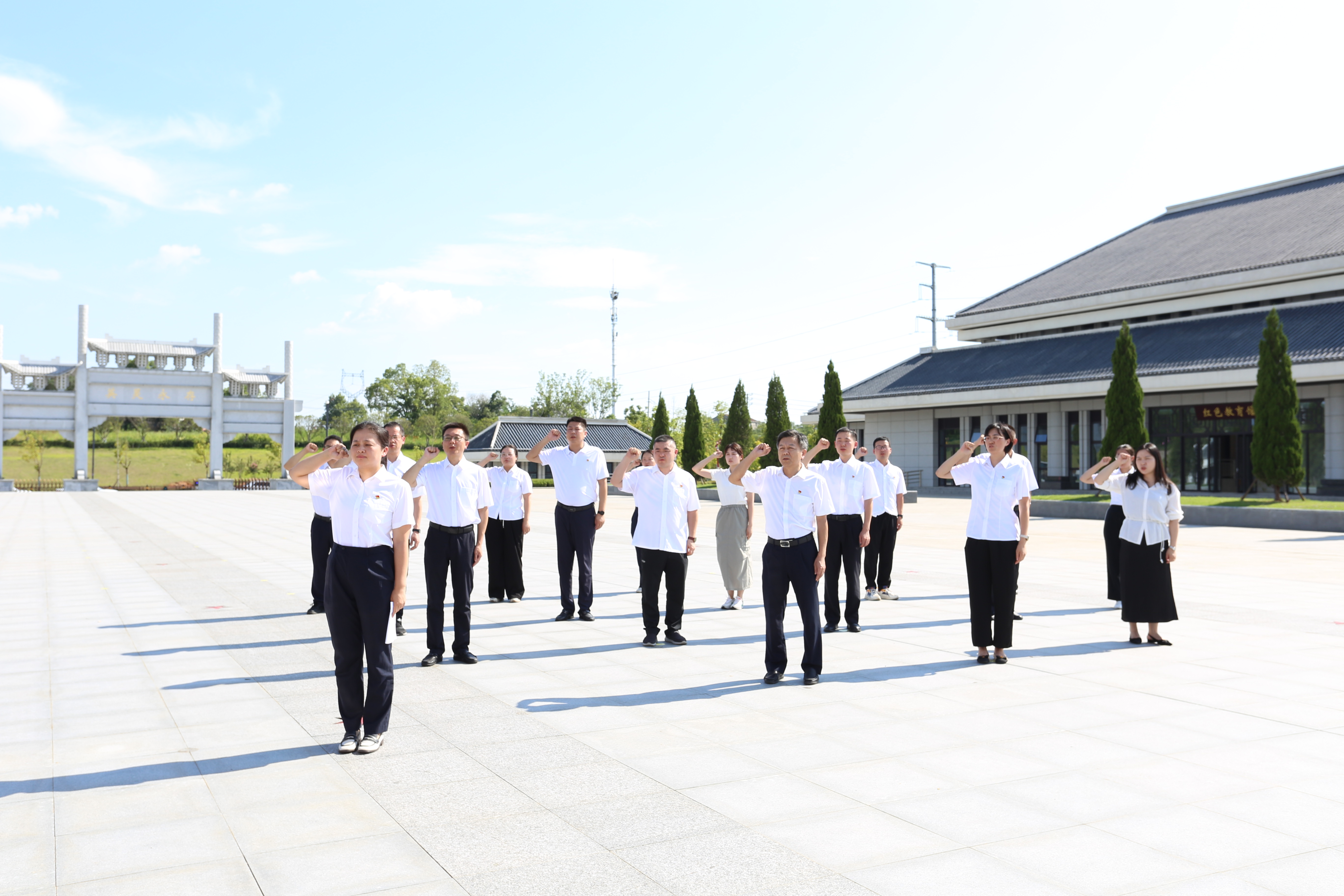 学习弘扬“三大精神”  凝聚前行磅礴力量——梁子湖区检察院组织党员干警赴鄂州市党史馆开展红色教育活动